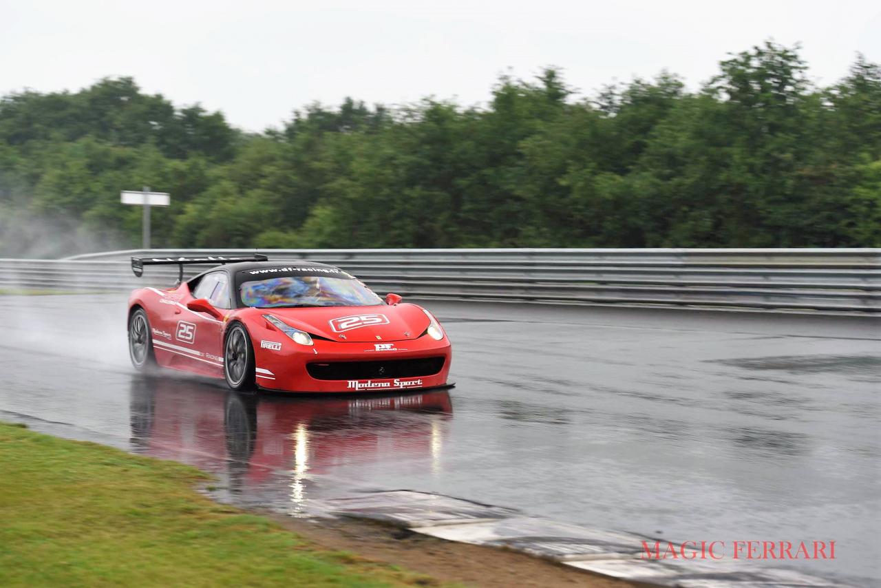 FERRARI 458Challenge 