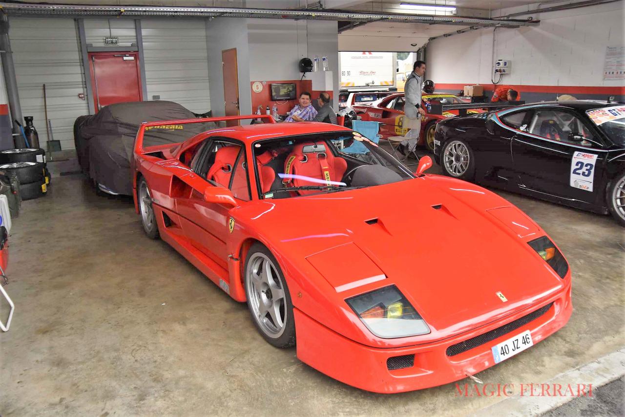 FERRARI F40 